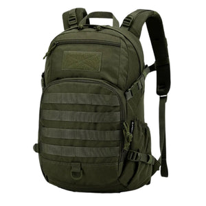Olivgrüner taktischer Rucksack aus Nylon mit MOLLE-System, freistehend fotografiert | Fashion Peak